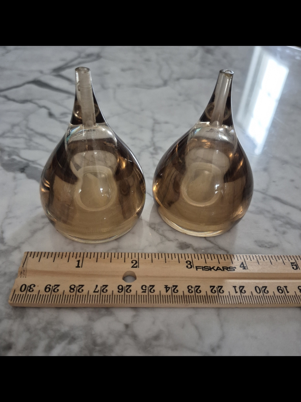 Vintage 1970's Lucite Salt & Pepper Shakers - Picture 4 of 6